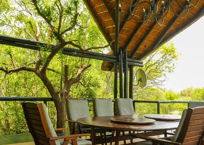 Big 5 Thaba Lodge Black Rhino Pilanesberg